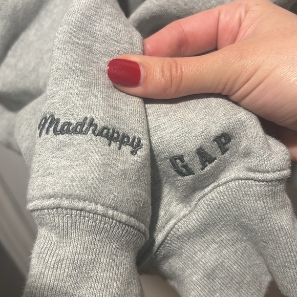 ‼️MADHAPPYxGAP sweatshirt‼️ - Picture 4 of 7